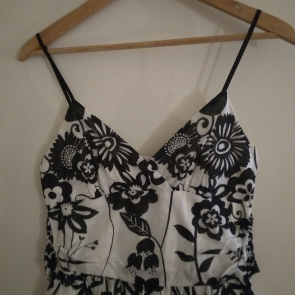 Bisou Bisou Dress - Picture 2 of 8